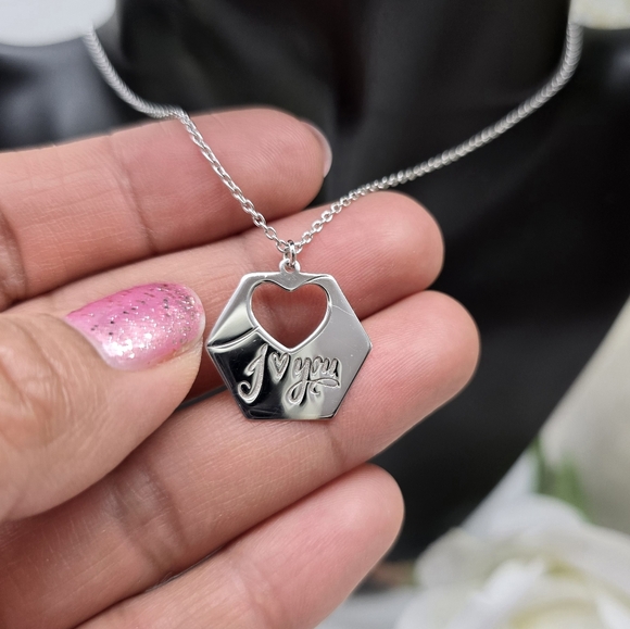 I LOVE YOU NECKLACE - Picture 2 of 3